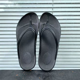 OOFOS Lightweight High-Rebound Recovery Flip Flops for Women
