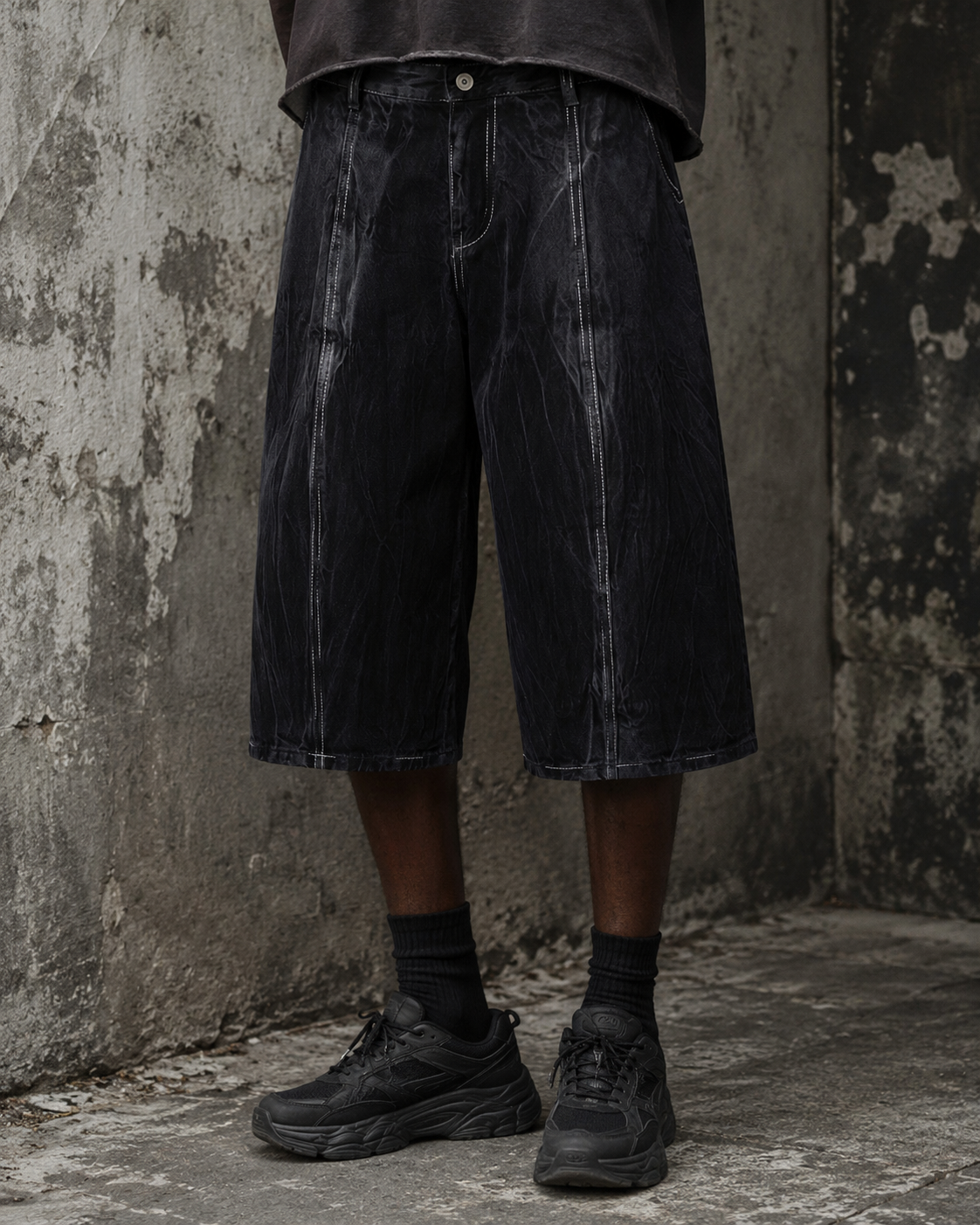 American-Style Distressed Denim Capri Pants